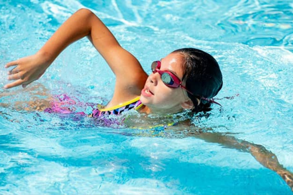 Bơi lội giúp tăng chiều cao rất rốt